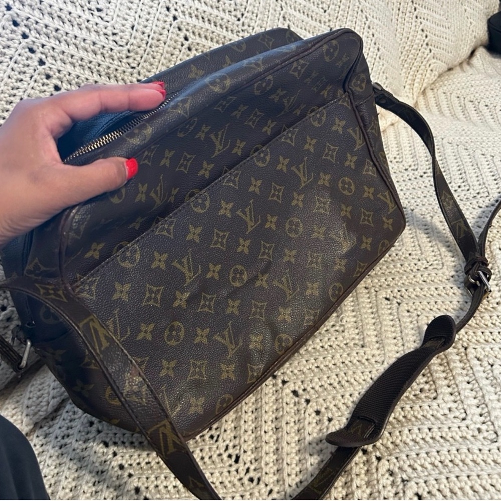 Authentic Louis Vuitton Monogram Double Zip Crossbody in Brown and Gold - Picture 9 of 13